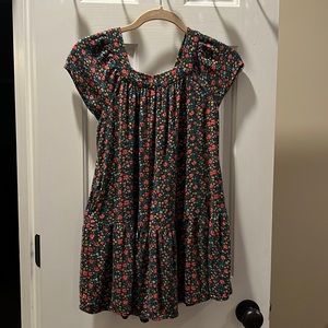 Cute green flowery Cat and Jack dress. No defects. Good condition.